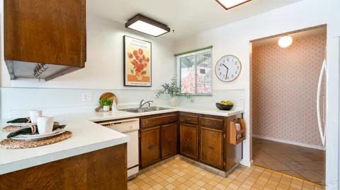 $635,000 | 1536 Sunview Court, Santa Rosa, CA 95401