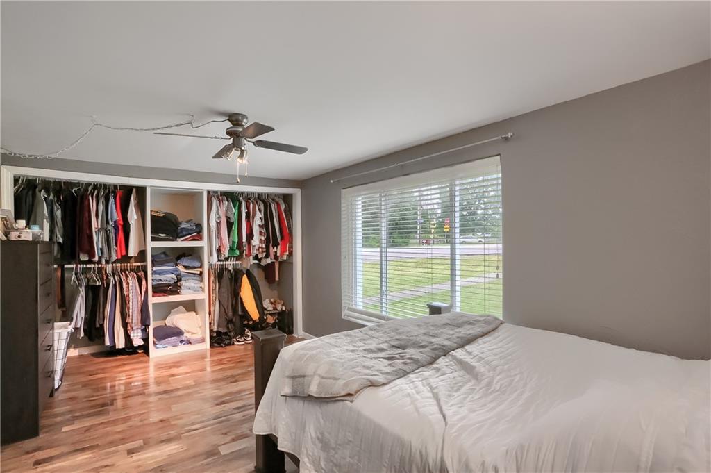 5607 McCormick Road Pittsburgh, PA 15205 - Photo 17 of 33 a bed sitting in a bedroom next to a window