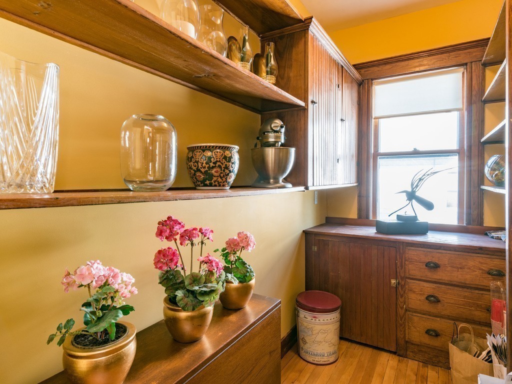 17 Commonwealth Road, Unit 2 Watertown, MA 02472 - Photo 6 of 15