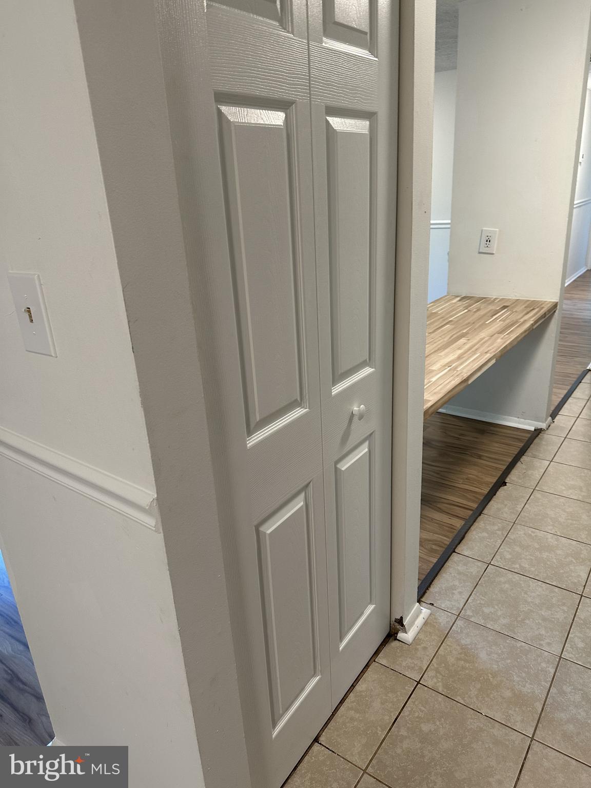 19525 Gunners Branch Road, Unit G Germantown, MD 20876 - Photo 2 of 21 a view of a hallway