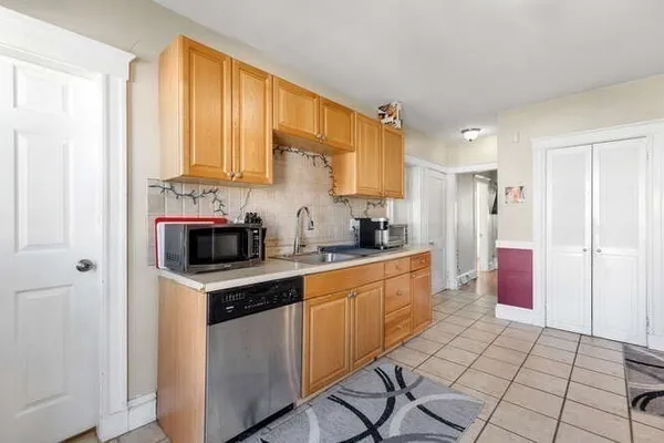 $425,000 | 31 Weston Street, Unit 2, Waltham, MA 02453