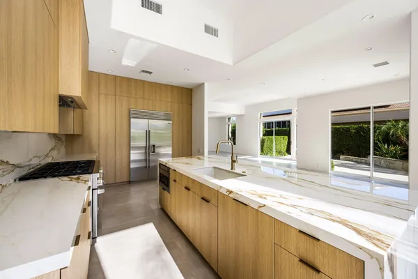 $2,100,000 | 75313 14th Green Drive, Indian Wells, CA 92210