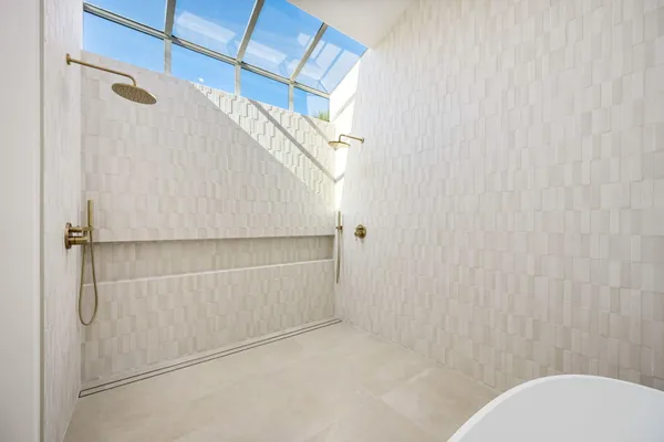 $2,100,000 | 75313 14th Green Drive, Indian Wells, CA 92210