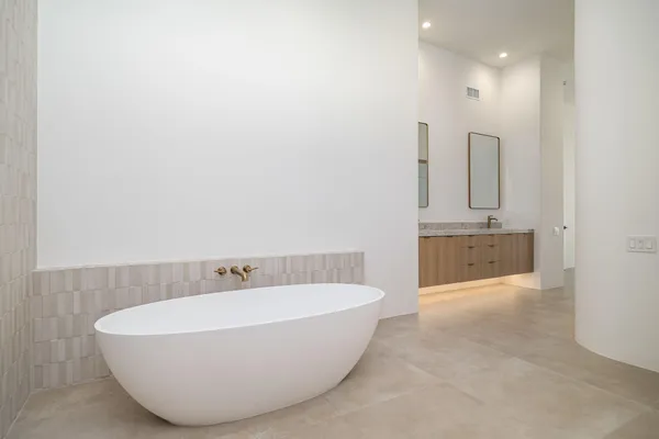 $2,100,000 | 75313 14th Green Drive, Indian Wells, CA 92210