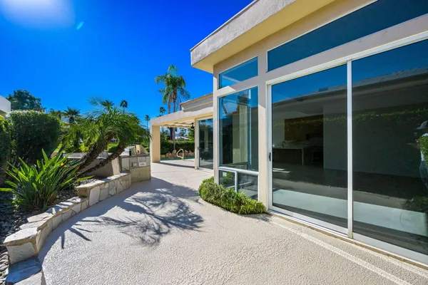 $2,100,000 | 75313 14th Green Drive, Indian Wells, CA 92210
