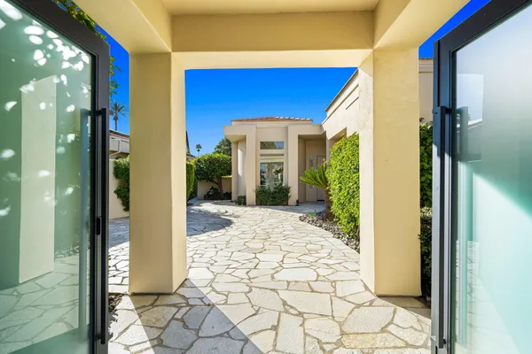 $2,100,000 | 75313 14th Green Drive, Indian Wells, CA 92210
