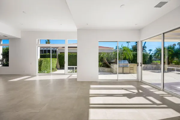 $2,100,000 | 75313 14th Green Drive, Indian Wells, CA 92210