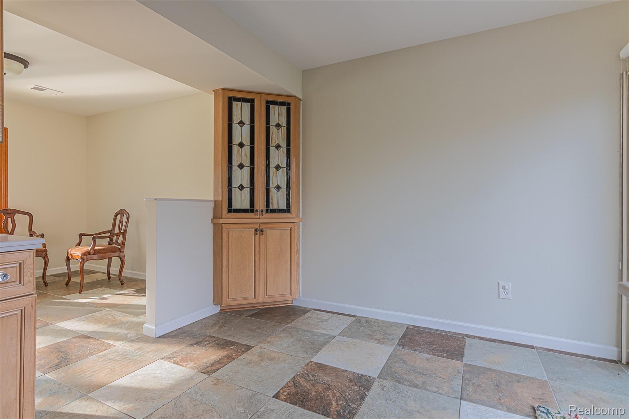 523 South Cranbrook Cross Road Bloomfield Hills, MI 48301 - Photo 12 of 35 523 S Cranbrook-19.jpg
