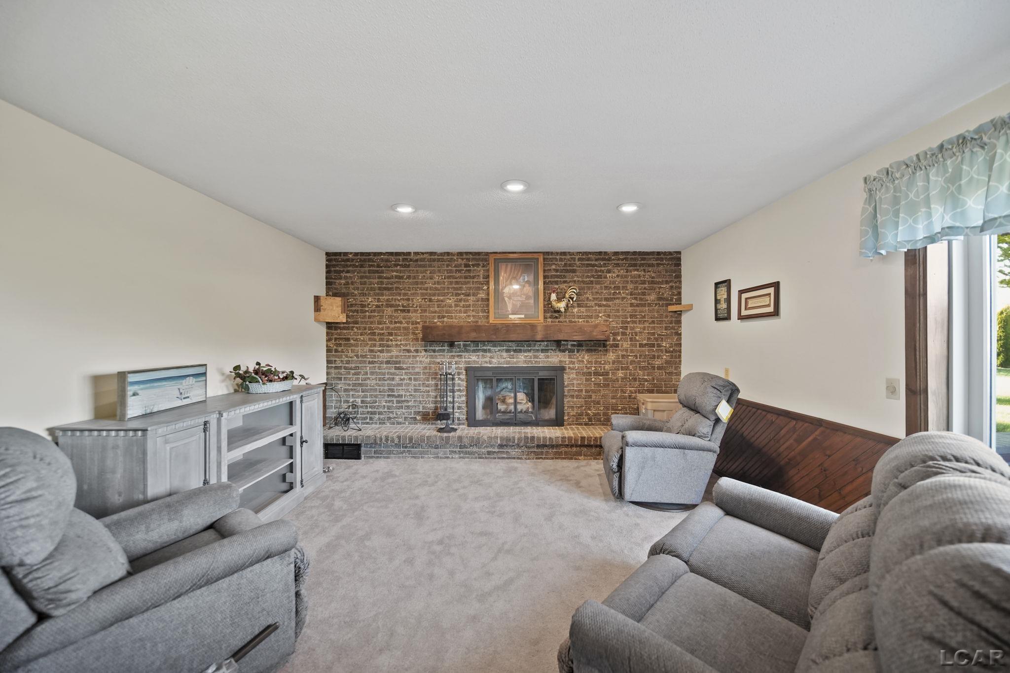 10100 Rouget Road Blissfield, MI 49228 - Photo 14 of 41 50193589-1954ad3c-20c6-4f68-a7f7-1be0d765d6ba.JPG