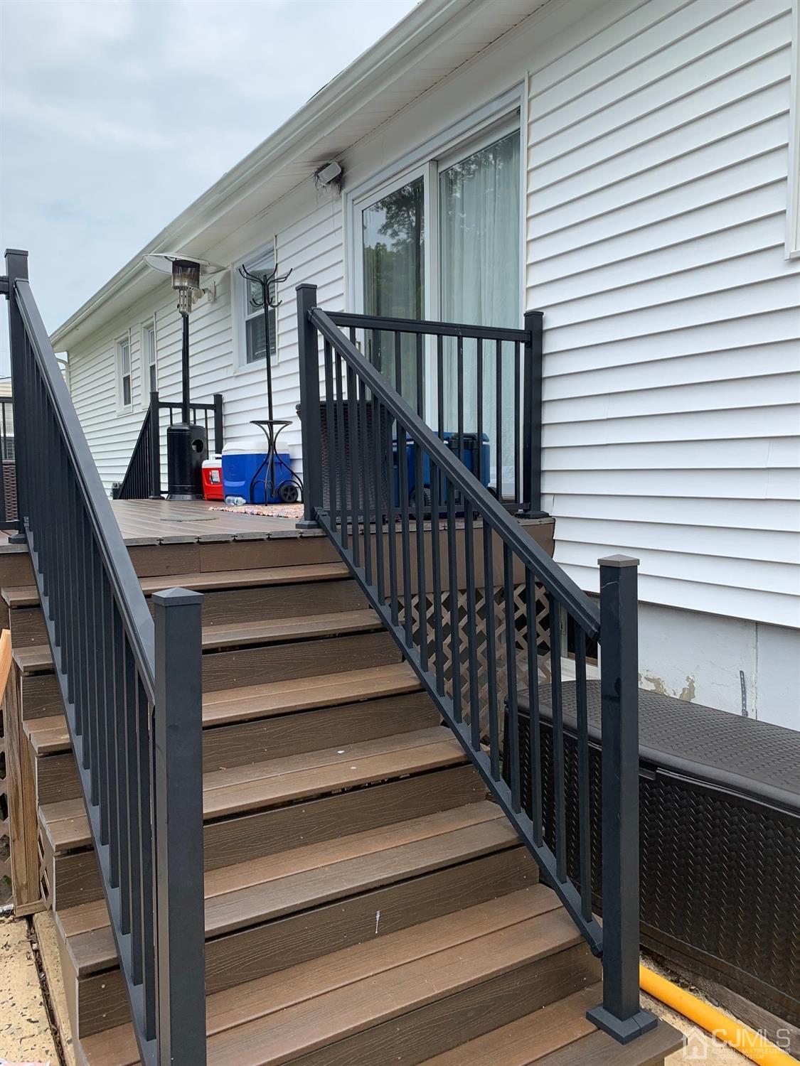 75 Harmon Road Edison, NJ 08837 - Photo 2 of 35