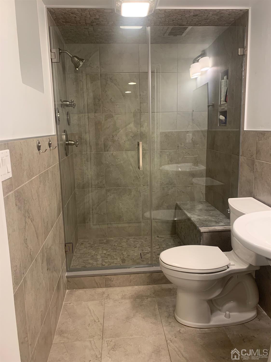 75 Harmon Road Edison, NJ 08837 - Photo 12 of 35