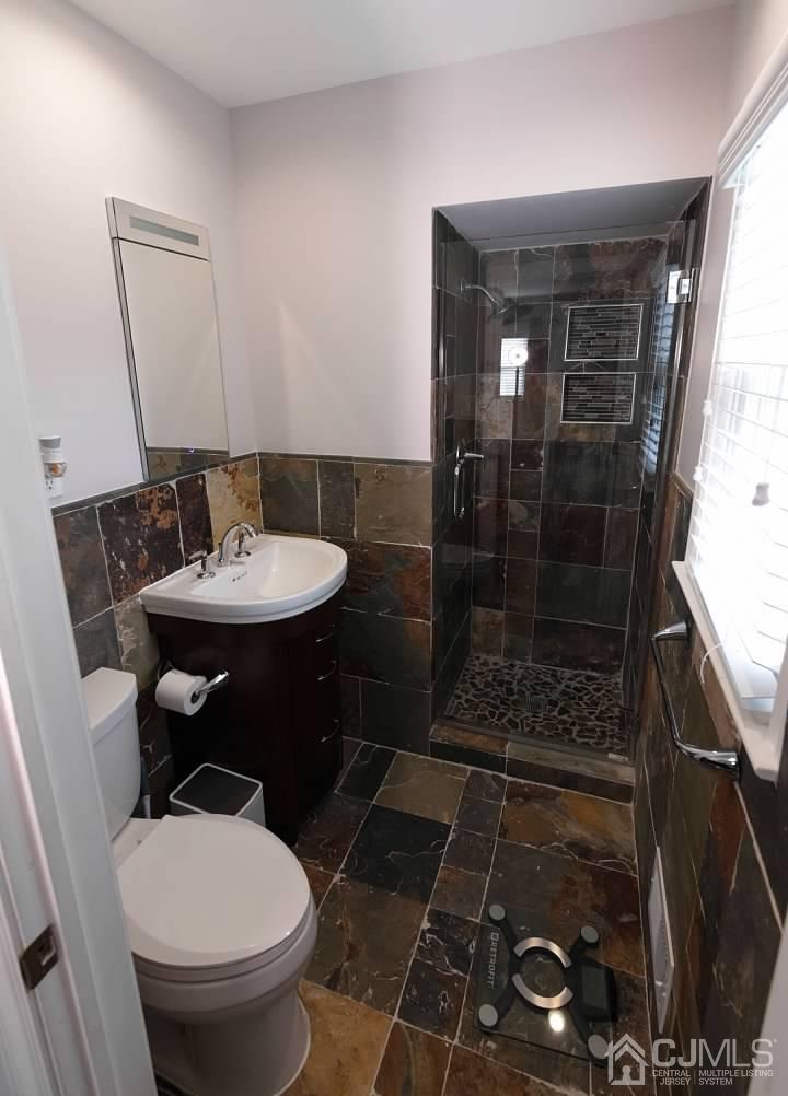 75 Harmon Road Edison, NJ 08837 - Photo 20 of 35