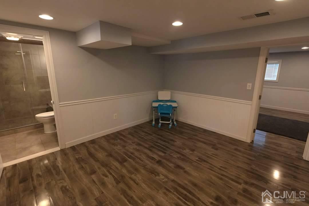 75 Harmon Road Edison, NJ 08837 - Photo 29 of 35