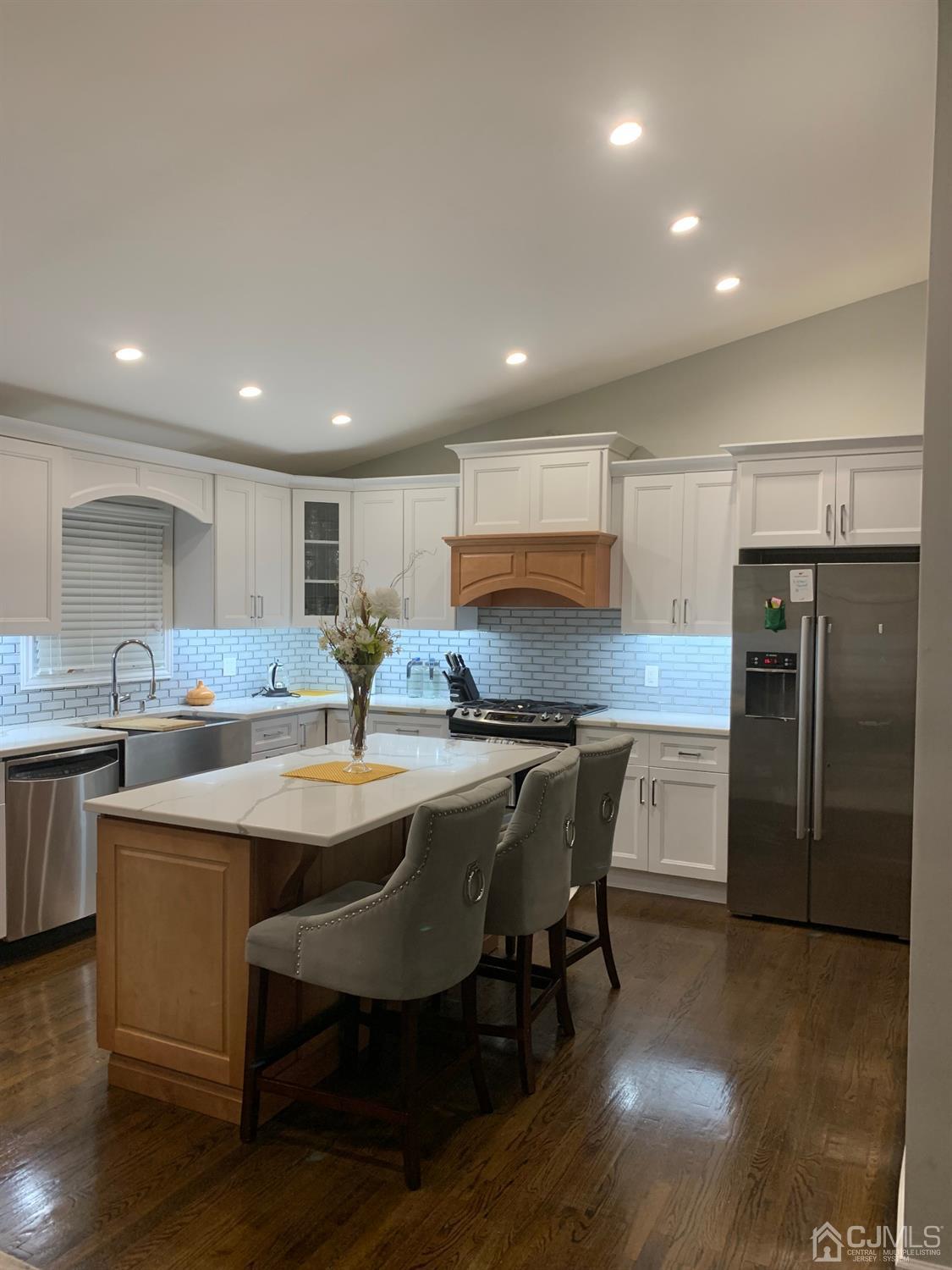 75 Harmon Road Edison, NJ 08837 - Photo 5 of 35