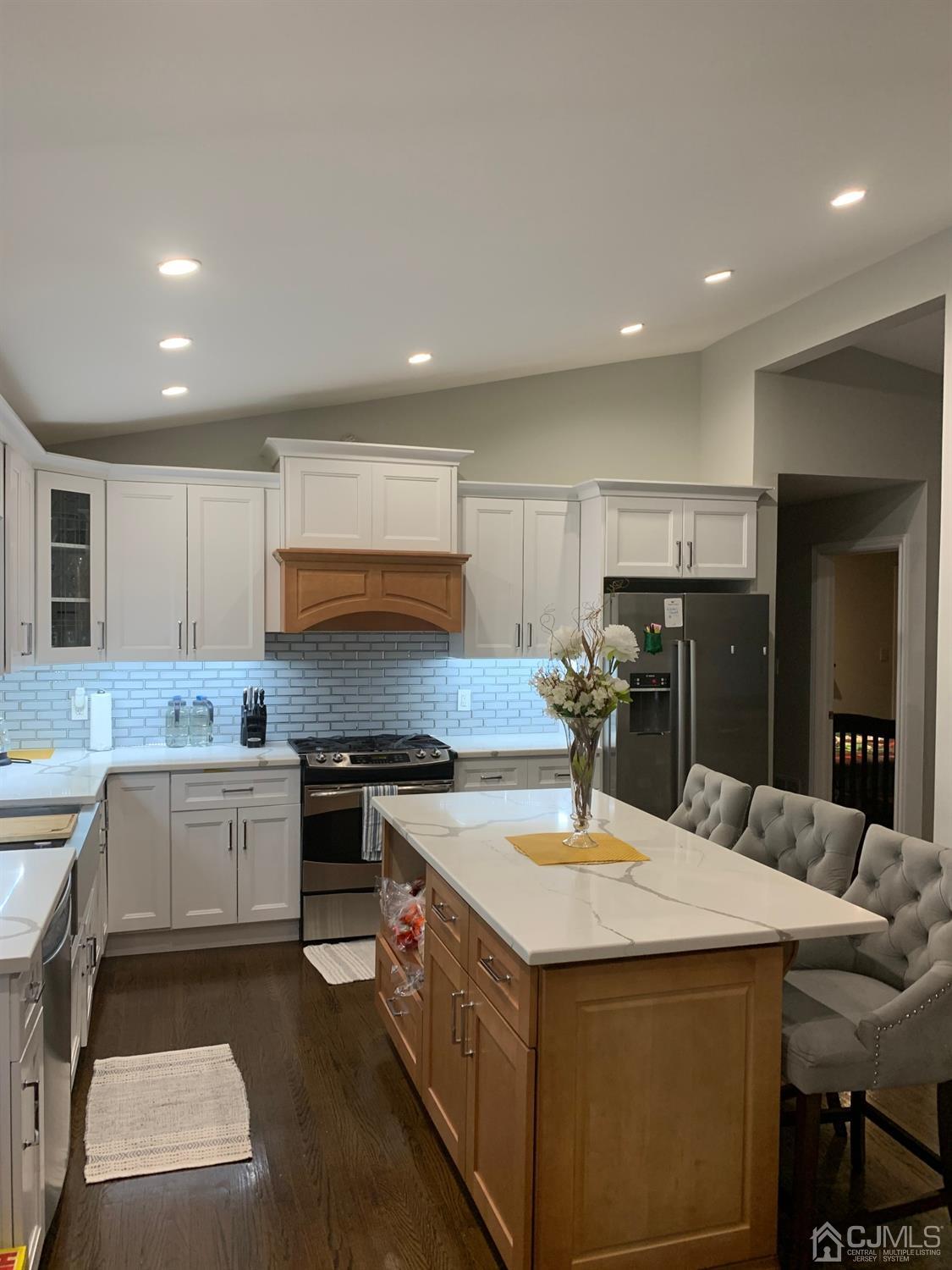 75 Harmon Road Edison, NJ 08837 - Photo 6 of 35