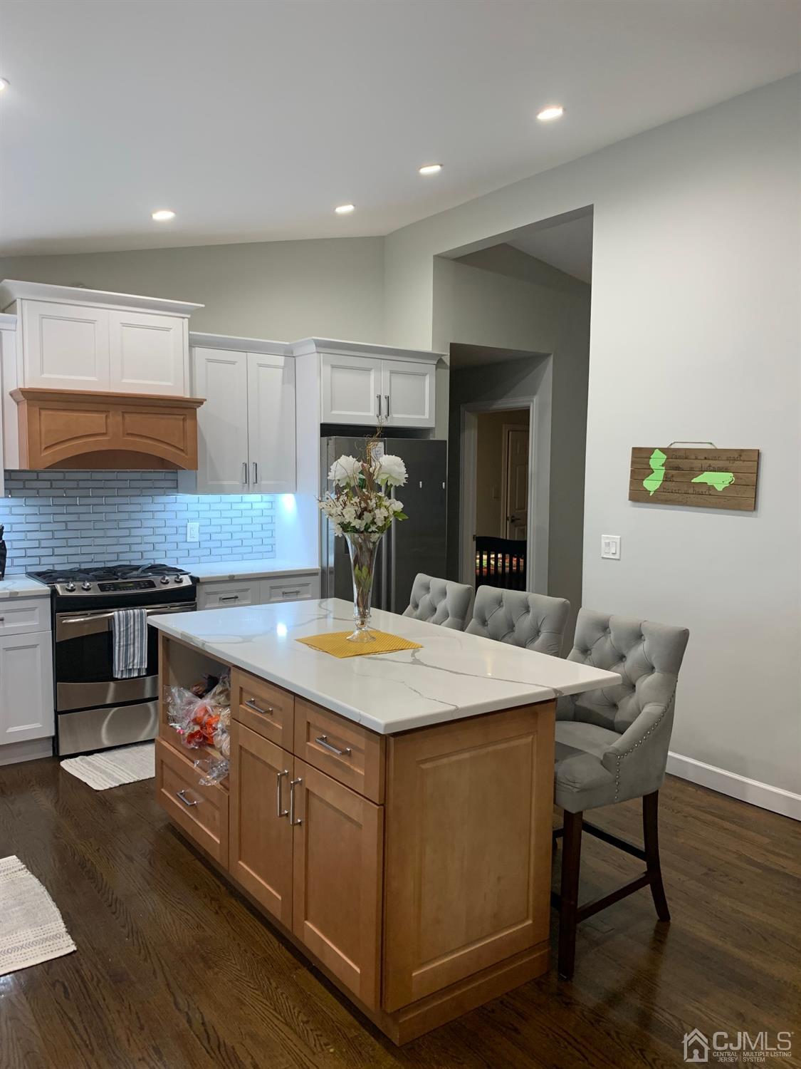 75 Harmon Road Edison, NJ 08837 - Photo 7 of 35