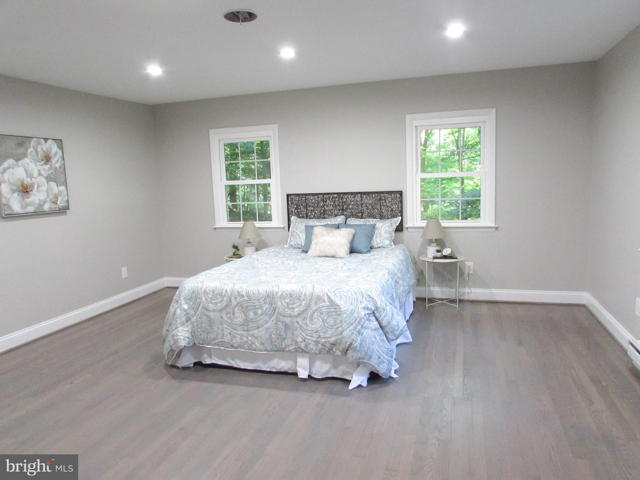4729 Roundhill Road Ellicott City, MD 21043 - Photo 18 of 48 MAIN LEVEL MASTER SUITE