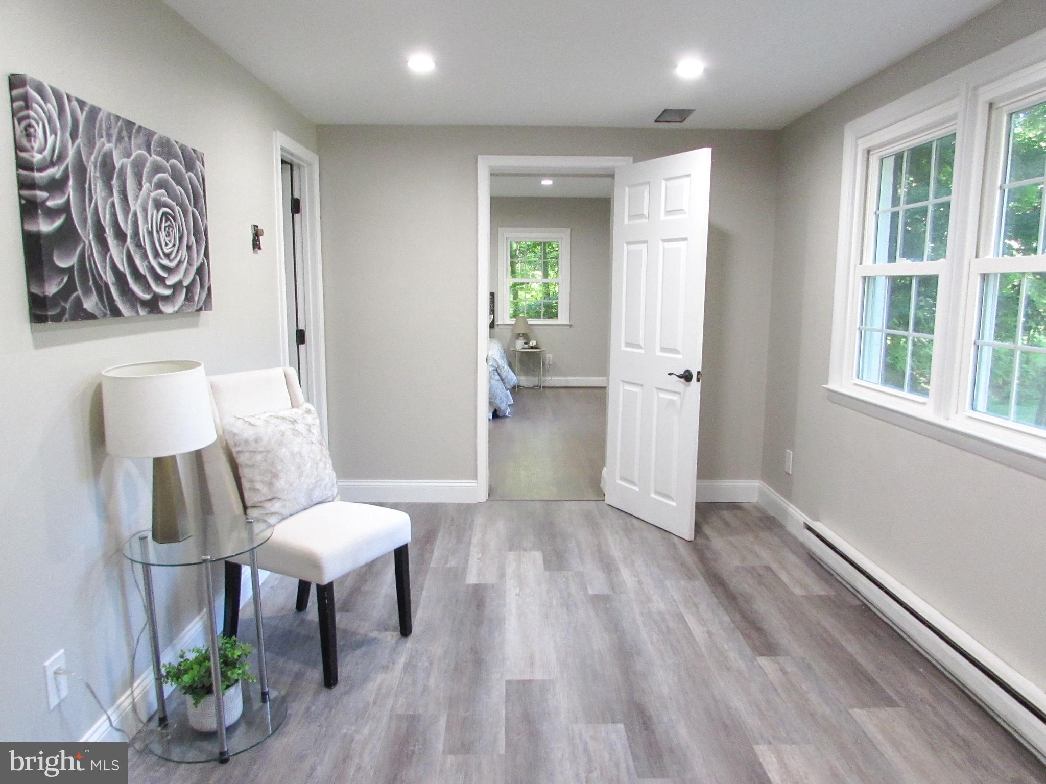 4729 Roundhill Road Ellicott City, MD 21043 - Photo 21 of 48 MAIN LEVEL DEN AND/OR SITTING RM OFF THE MASTER