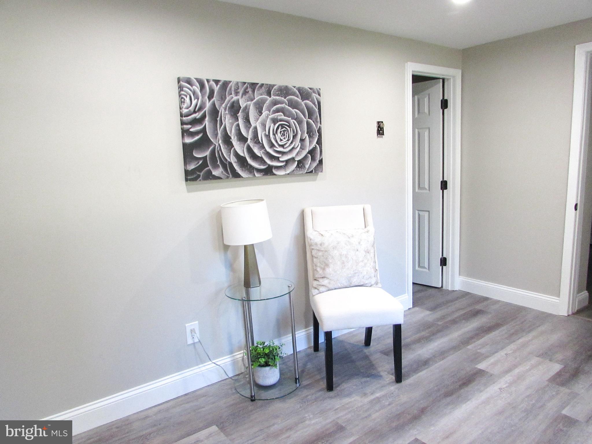 4729 Roundhill Road Ellicott City, MD 21043 - Photo 22 of 48 ALTERNATE VIEW SITTING ROOM AREA