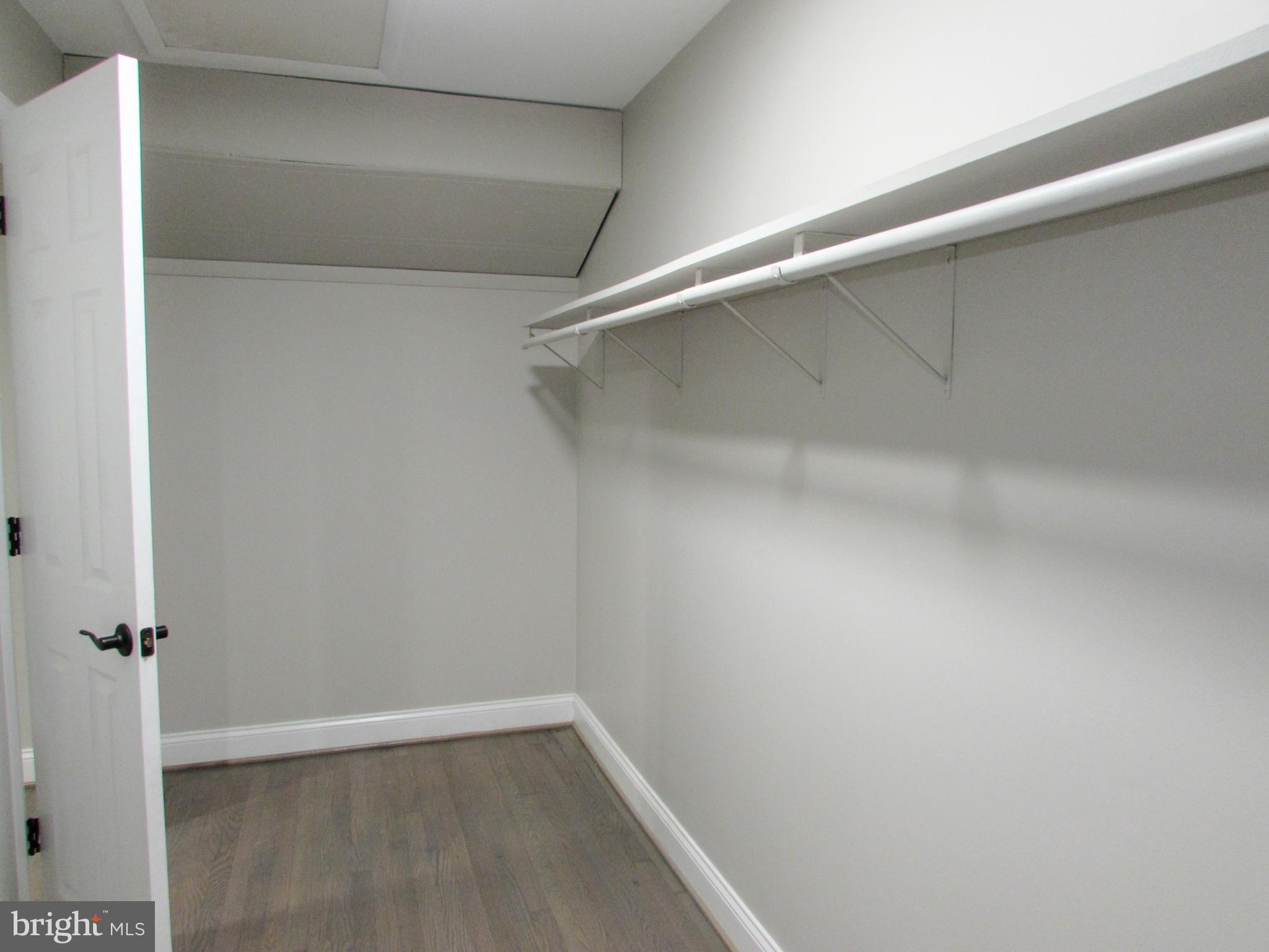 4729 Roundhill Road Ellicott City, MD 21043 - Photo 26 of 48 Gallery Image 26