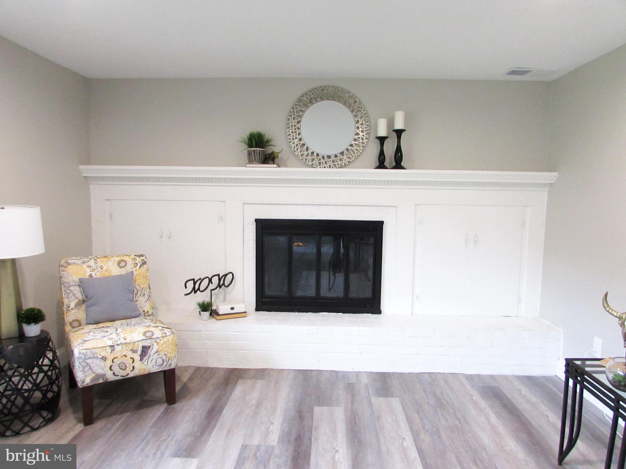 4729 Roundhill Road Ellicott City, MD 21043 - Photo 4 of 48 Gallery Image 4