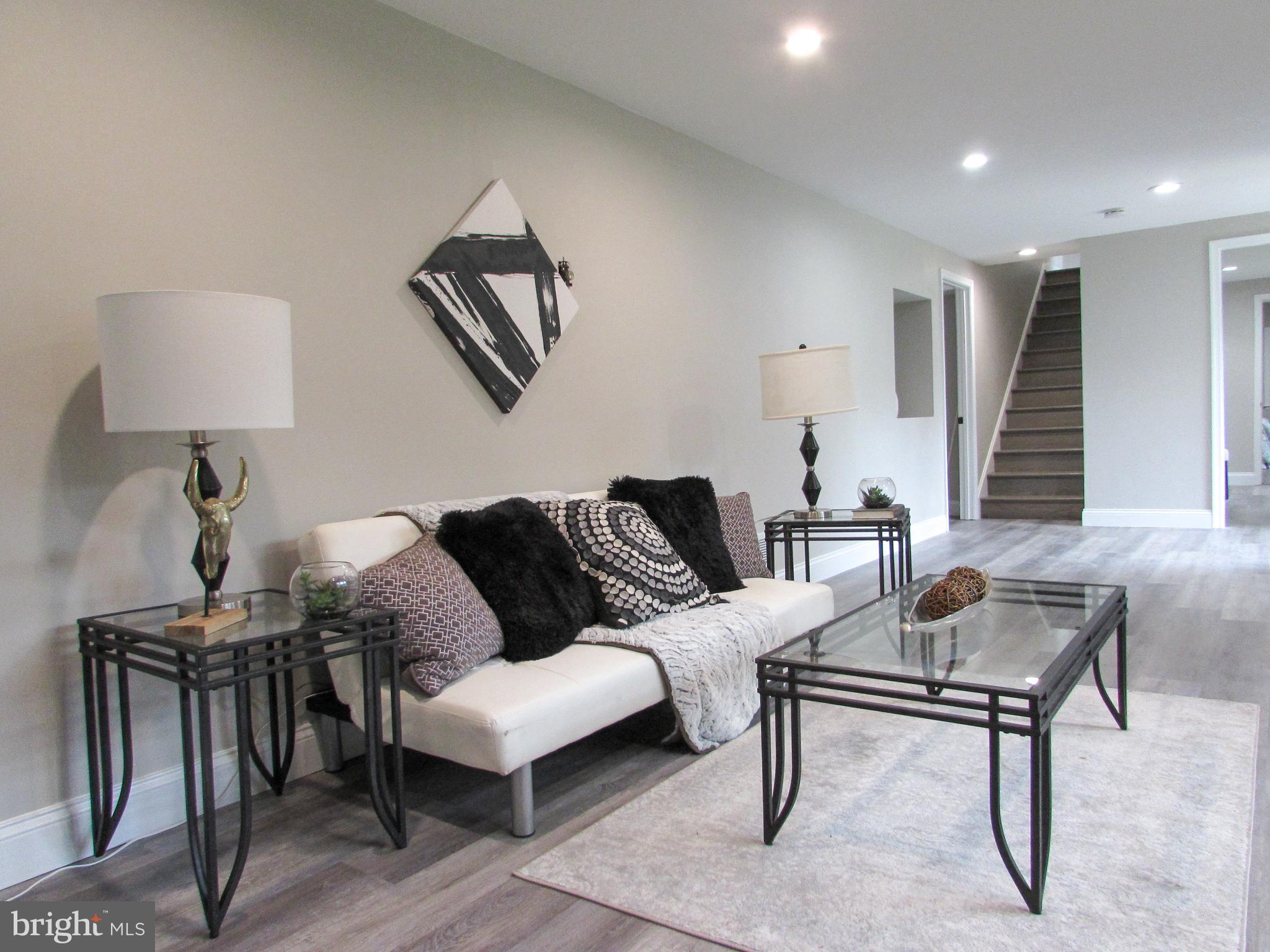4729 Roundhill Road Ellicott City, MD 21043 - Photo 5 of 48 Gallery Image 5