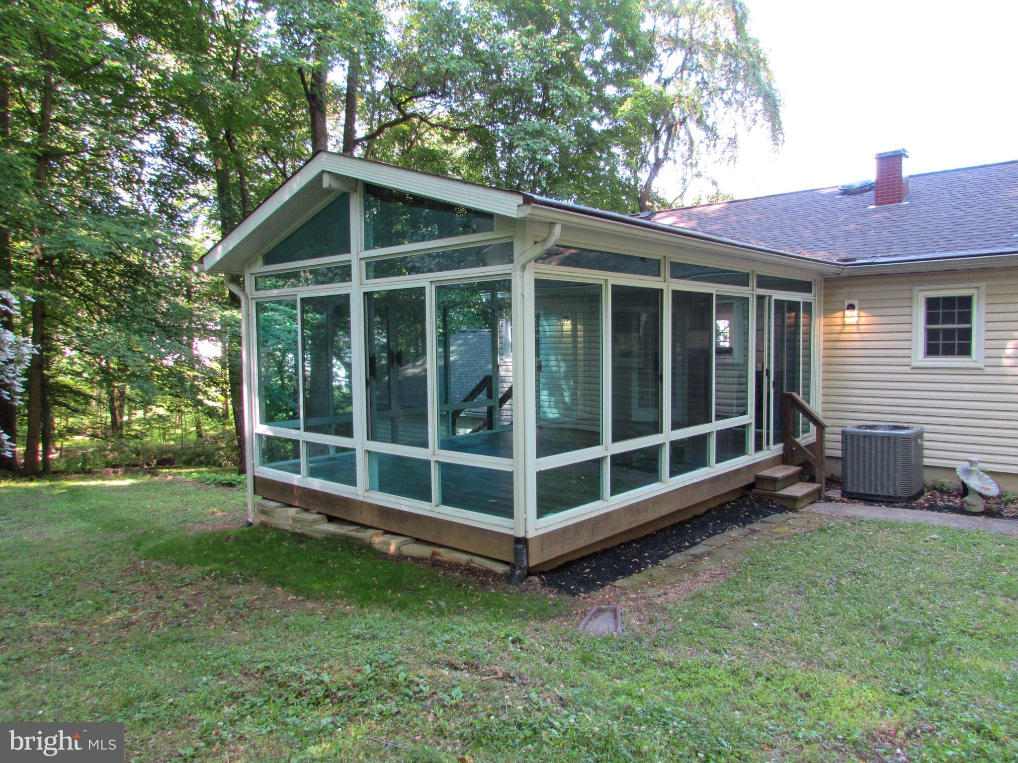4729 Roundhill Road Ellicott City, MD 21043 - Photo 6 of 48 Gallery Image 6