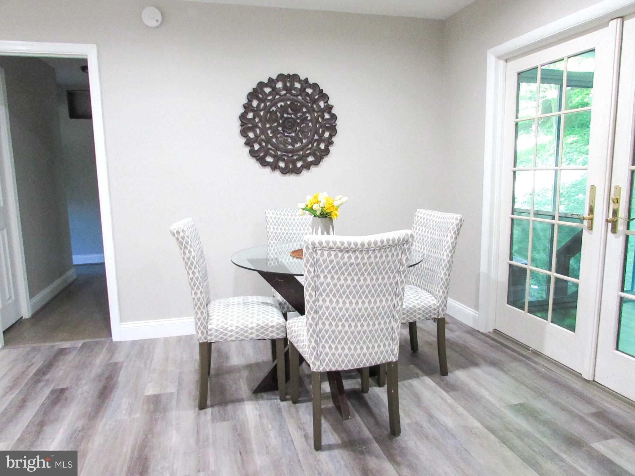 4729 Roundhill Road Ellicott City, MD 21043 - Photo 10 of 48 ALT VIEW OF EAT-IN KITCHEN