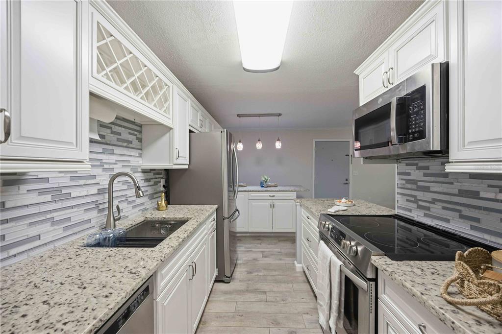 3259 South Beneva Road, Unit 101 Sarasota, FL 34232 - Photo 11 of 44