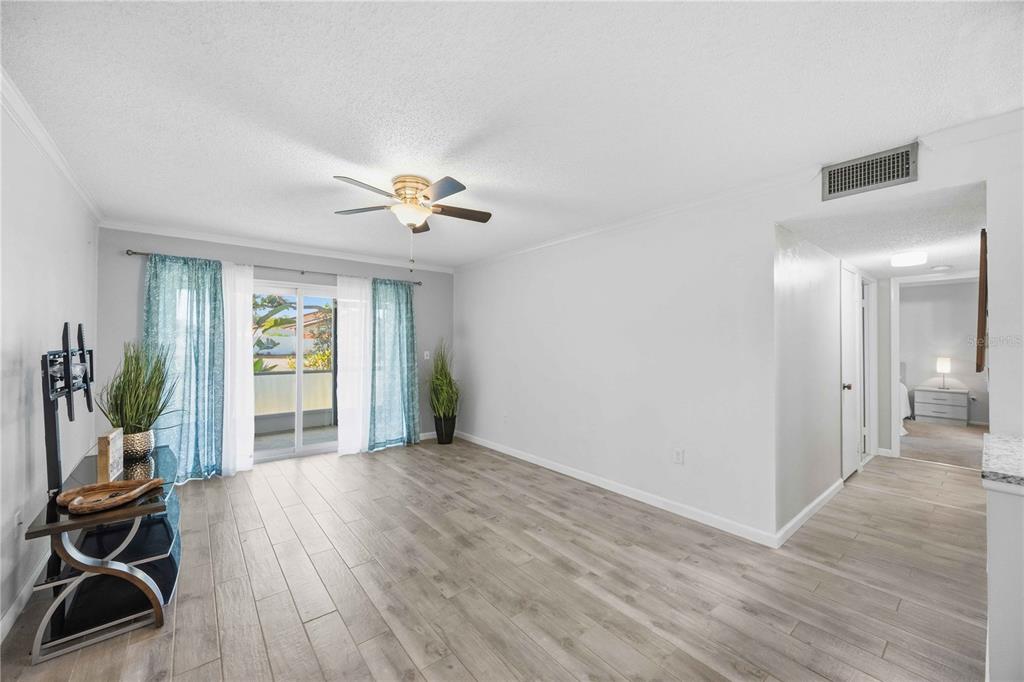 3259 South Beneva Road, Unit 101 Sarasota, FL 34232 - Photo 5 of 44