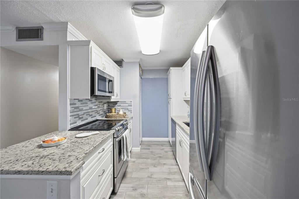 3259 South Beneva Road, Unit 101 Sarasota, FL 34232 - Photo 7 of 44