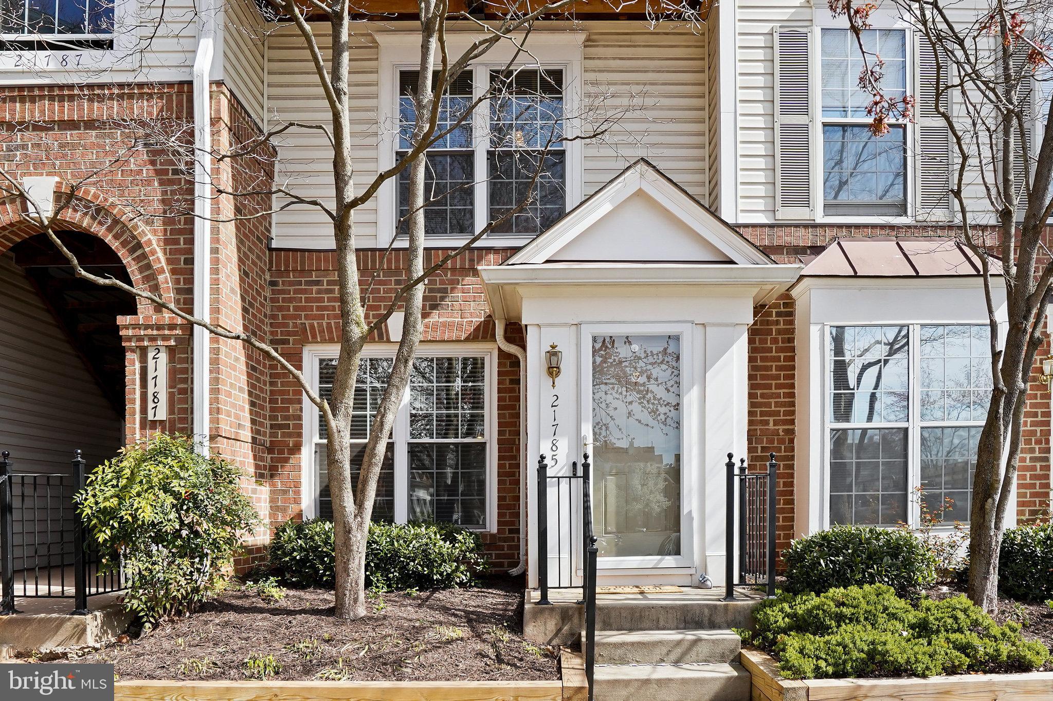 21785 Baldwin Square Sterling, VA 20164 - Photo 1 of 35 FRONT EXTERIOR