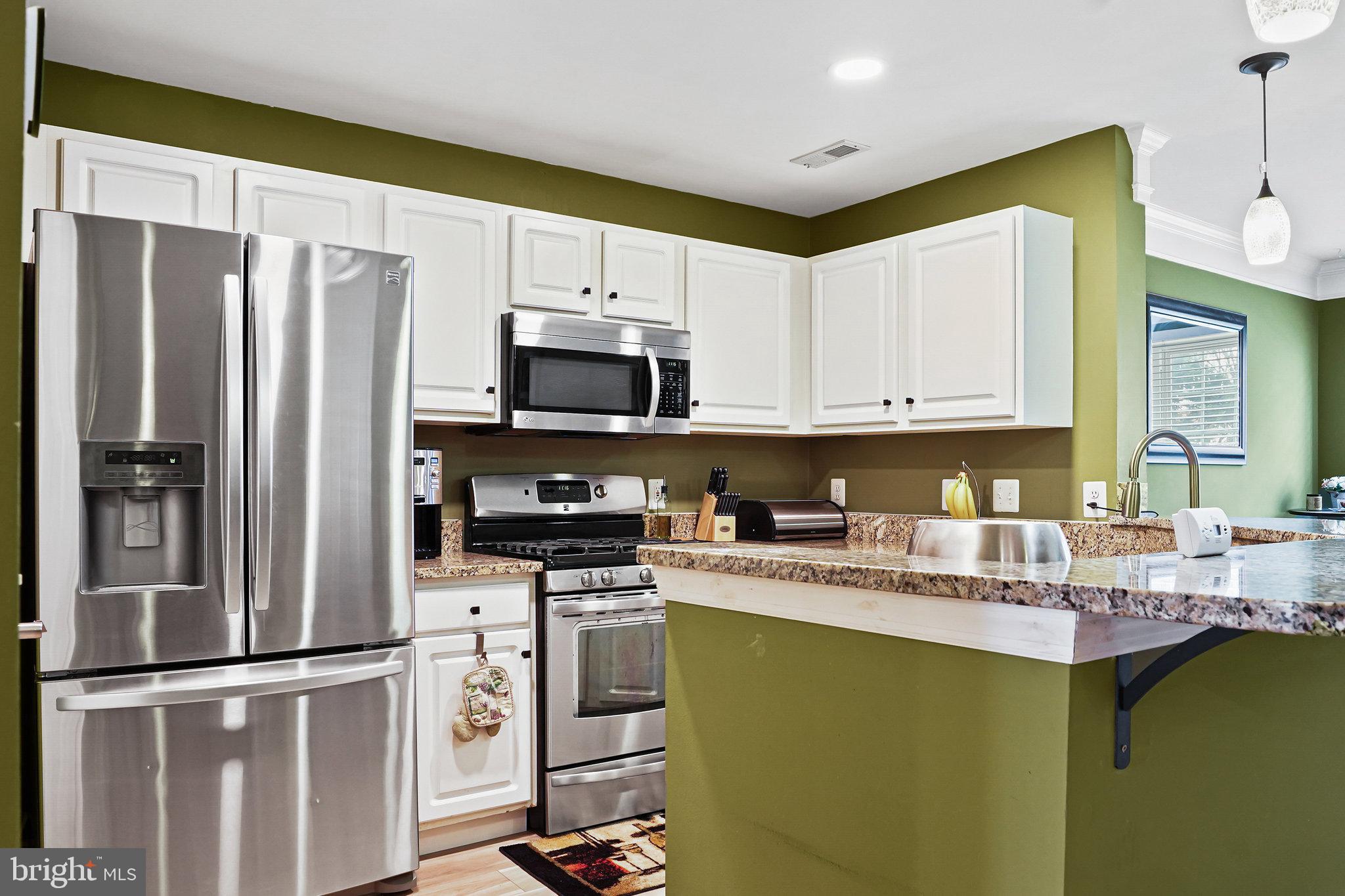 21785 Baldwin Square Sterling, VA 20164 - Photo 14 of 35 KITCHEN