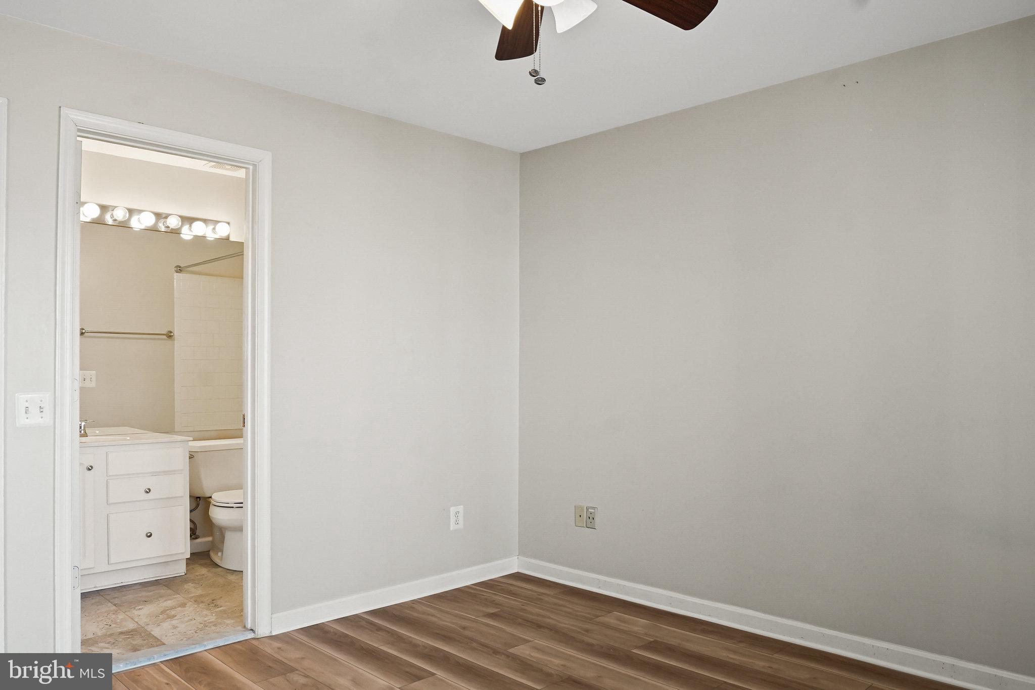 21785 Baldwin Square Sterling, VA 20164 - Photo 19 of 35 SECOND BEDROOM