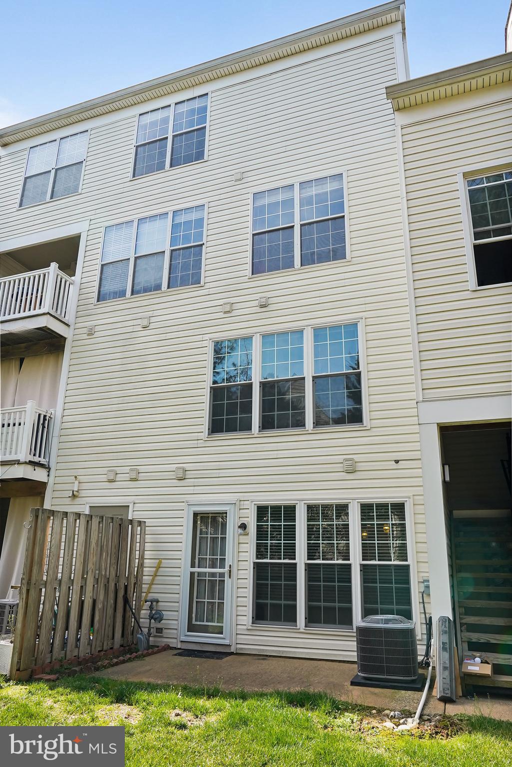 21785 Baldwin Square Sterling, VA 20164 - Photo 34 of 35 REAR EXTERIOR