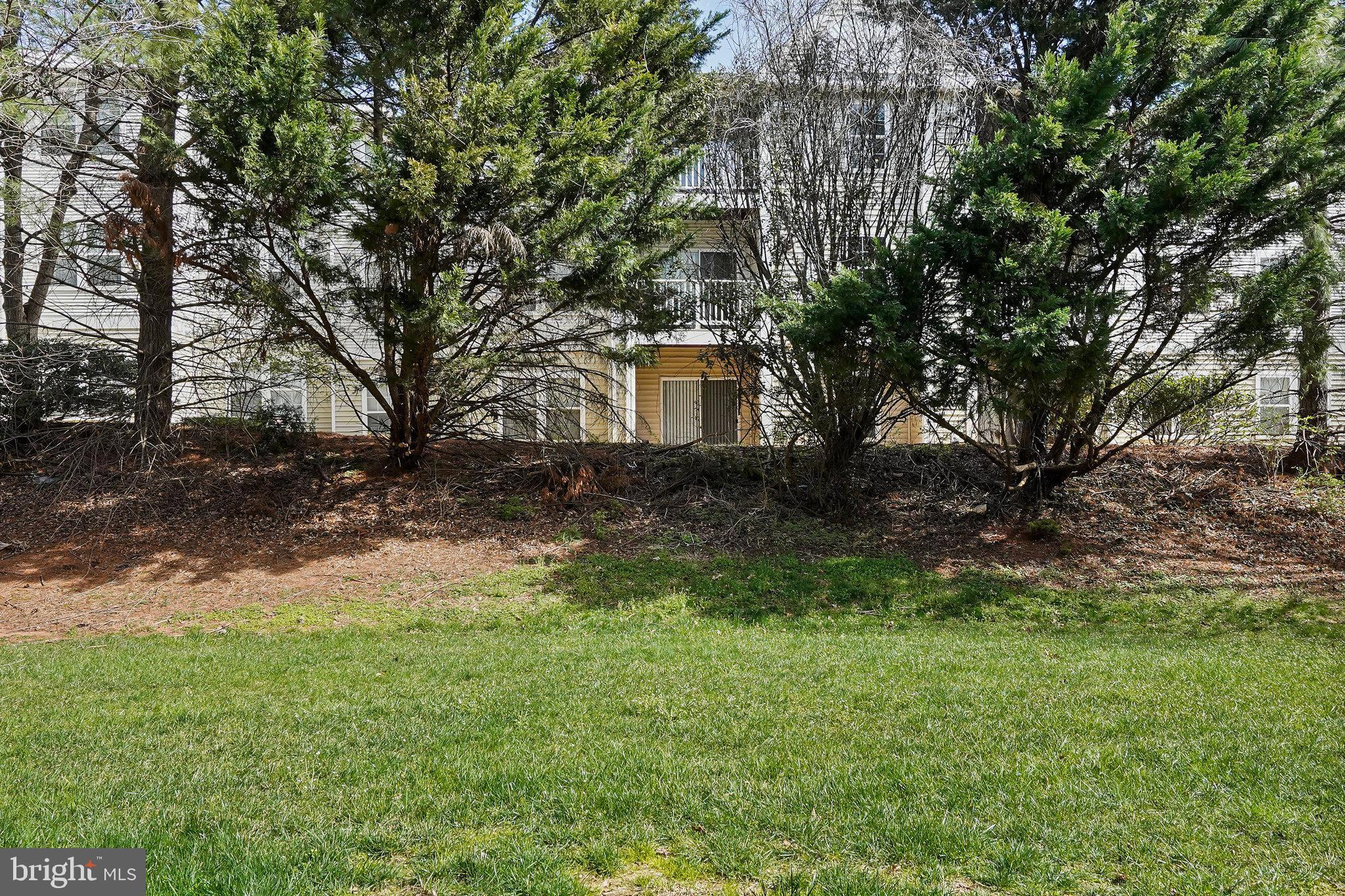 21785 Baldwin Square Sterling, VA 20164 - Photo 35 of 35 COMMON AREA