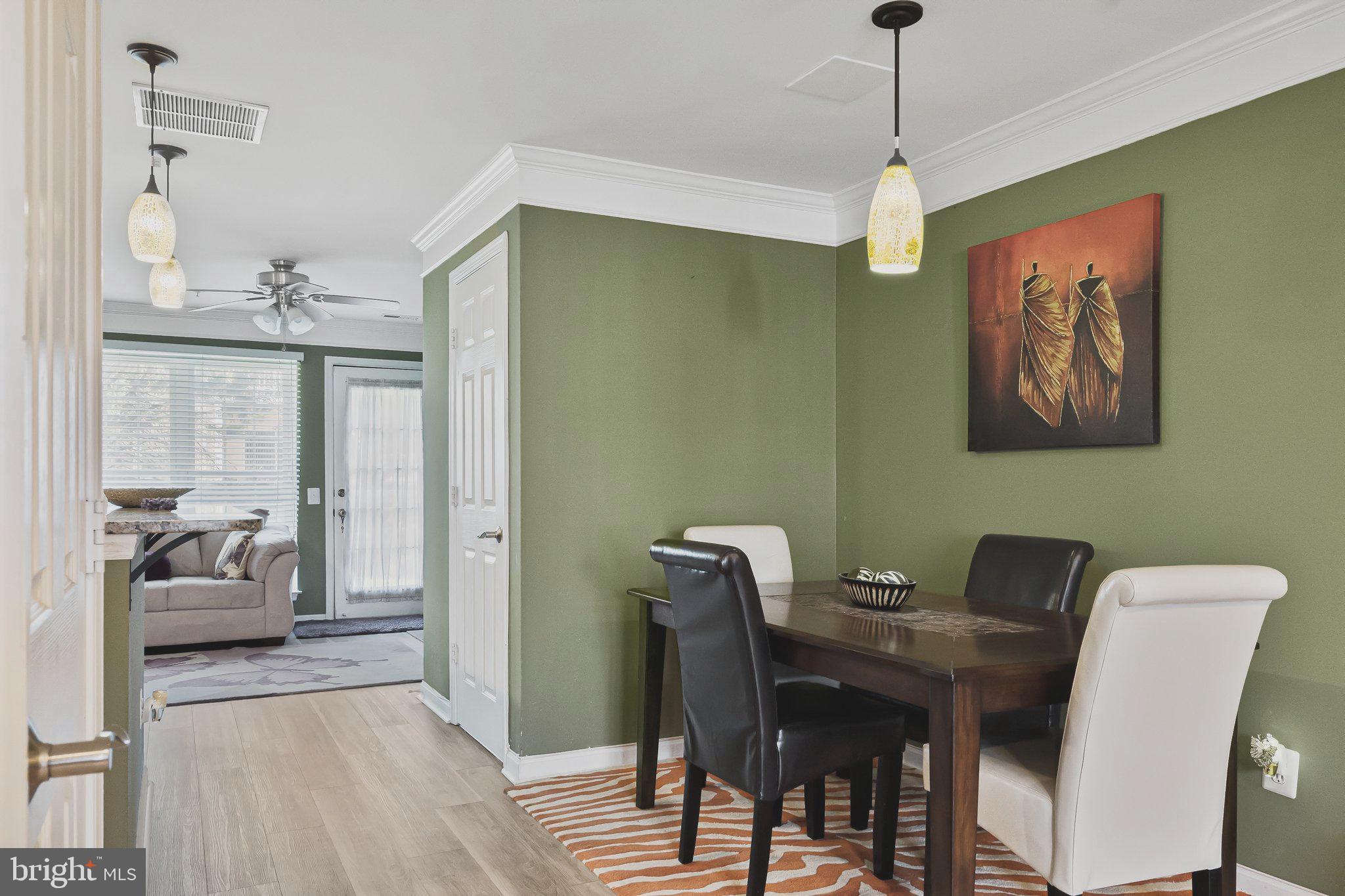 21785 Baldwin Square Sterling, VA 20164 - Photo 9 of 35 DINING ROOM