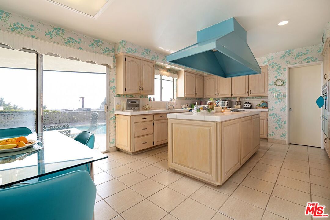 1499 Carla Ridge Beverly Hills, CA 90210 - Photo 15 of 47