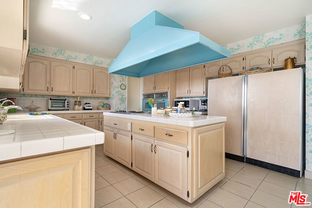 1499 Carla Ridge Beverly Hills, CA 90210 - Photo 18 of 47