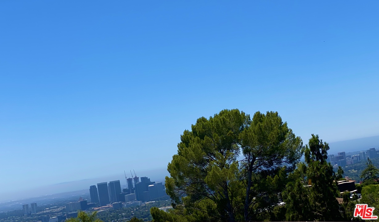 1499 Carla Ridge Beverly Hills, CA 90210 - Photo 21 of 47