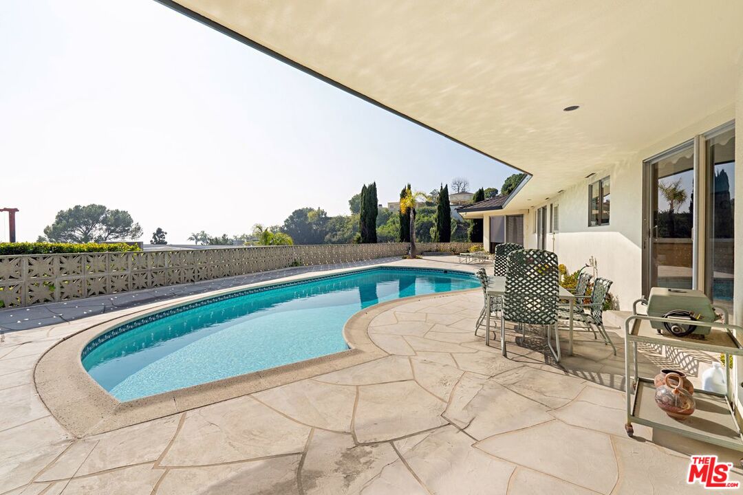 1499 Carla Ridge Beverly Hills, CA 90210 - Photo 25 of 47