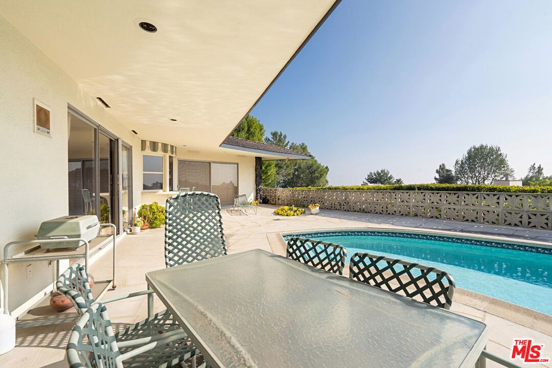 1499 Carla Ridge Beverly Hills, CA 90210 - Photo 26 of 47