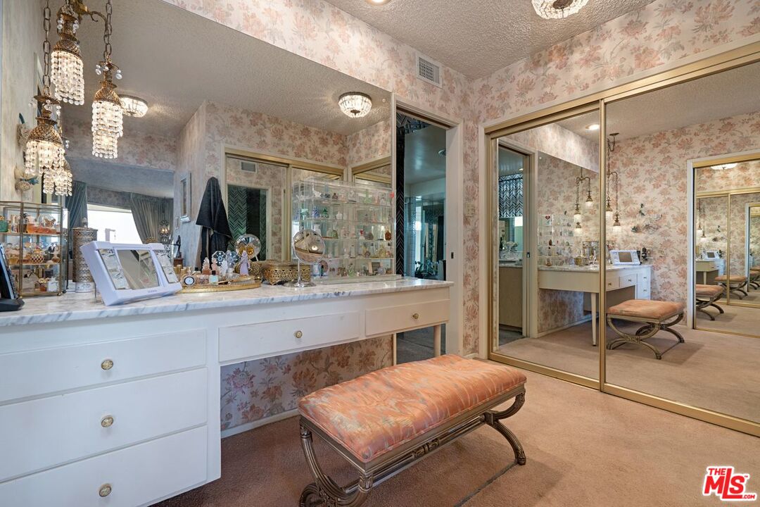 1499 Carla Ridge Beverly Hills, CA 90210 - Photo 32 of 47