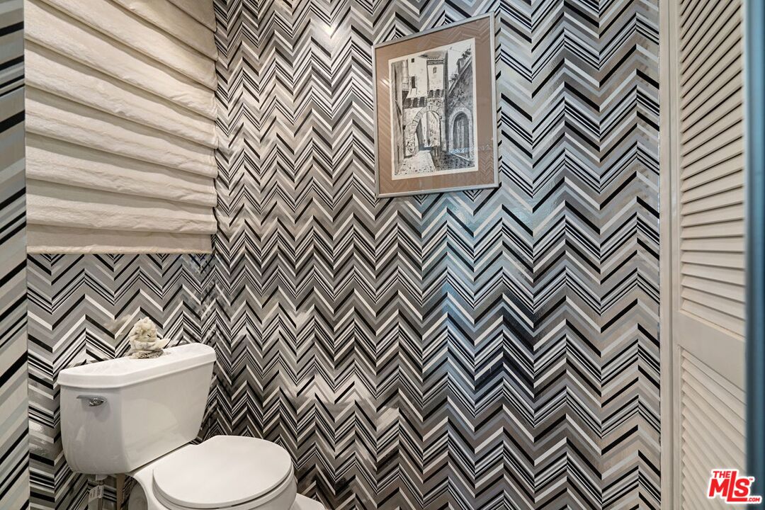 1499 Carla Ridge Beverly Hills, CA 90210 - Photo 33 of 47