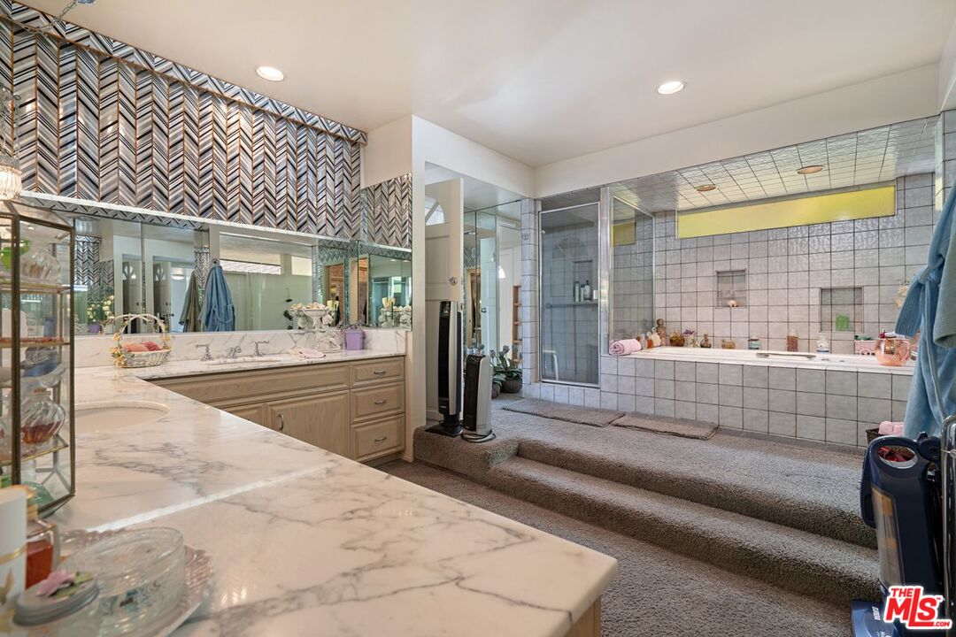 1499 Carla Ridge Beverly Hills, CA 90210 - Photo 34 of 47