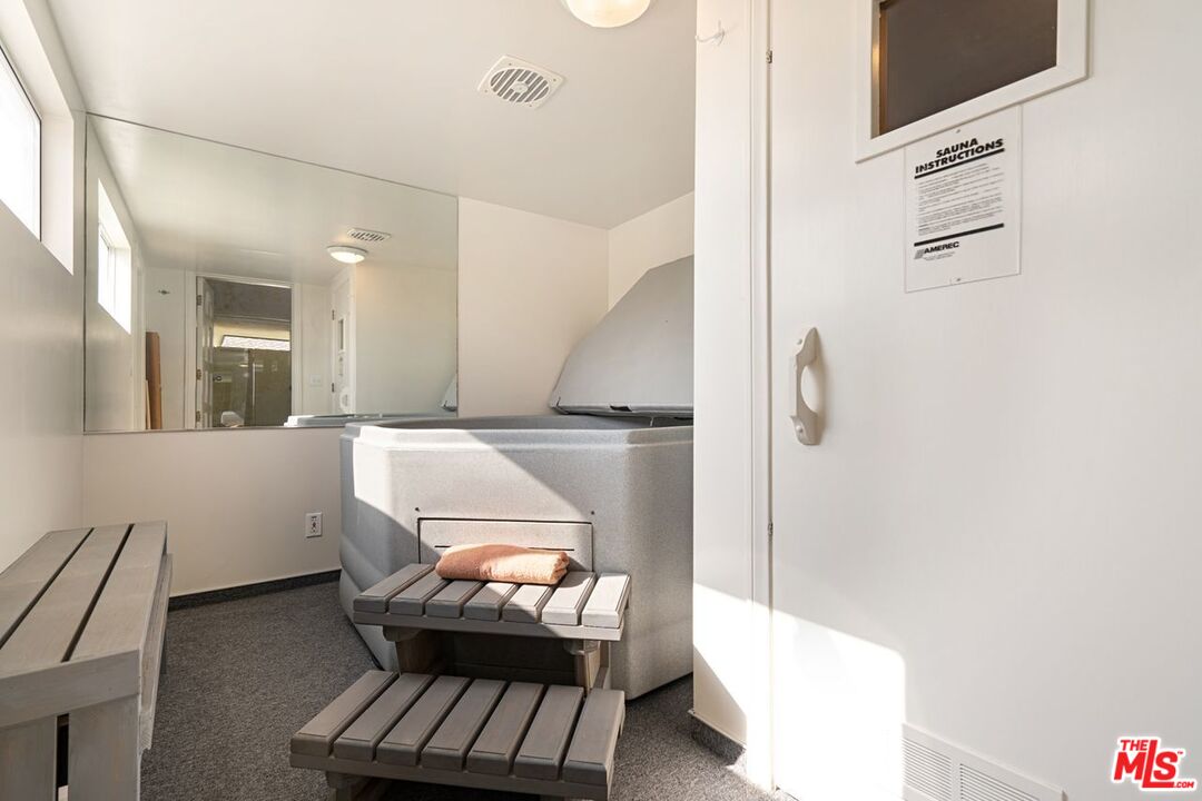 1499 Carla Ridge Beverly Hills, CA 90210 - Photo 37 of 47