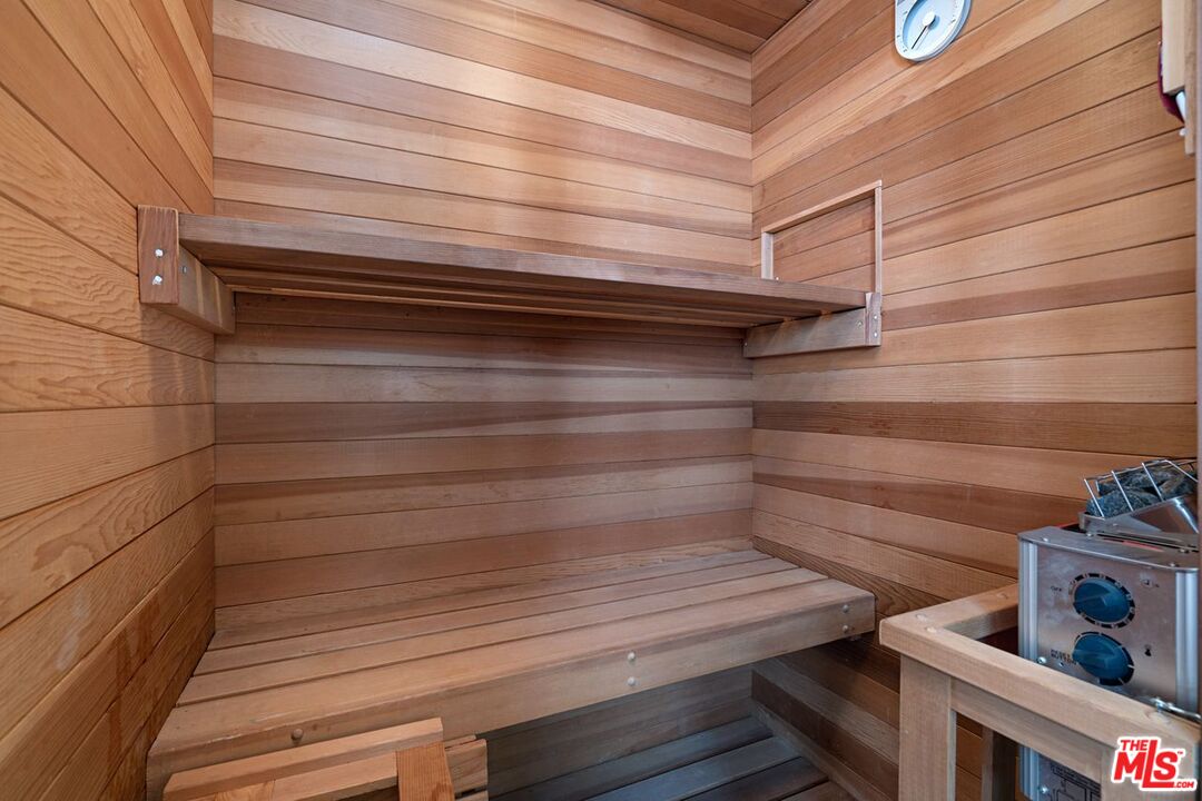 1499 Carla Ridge Beverly Hills, CA 90210 - Photo 38 of 47