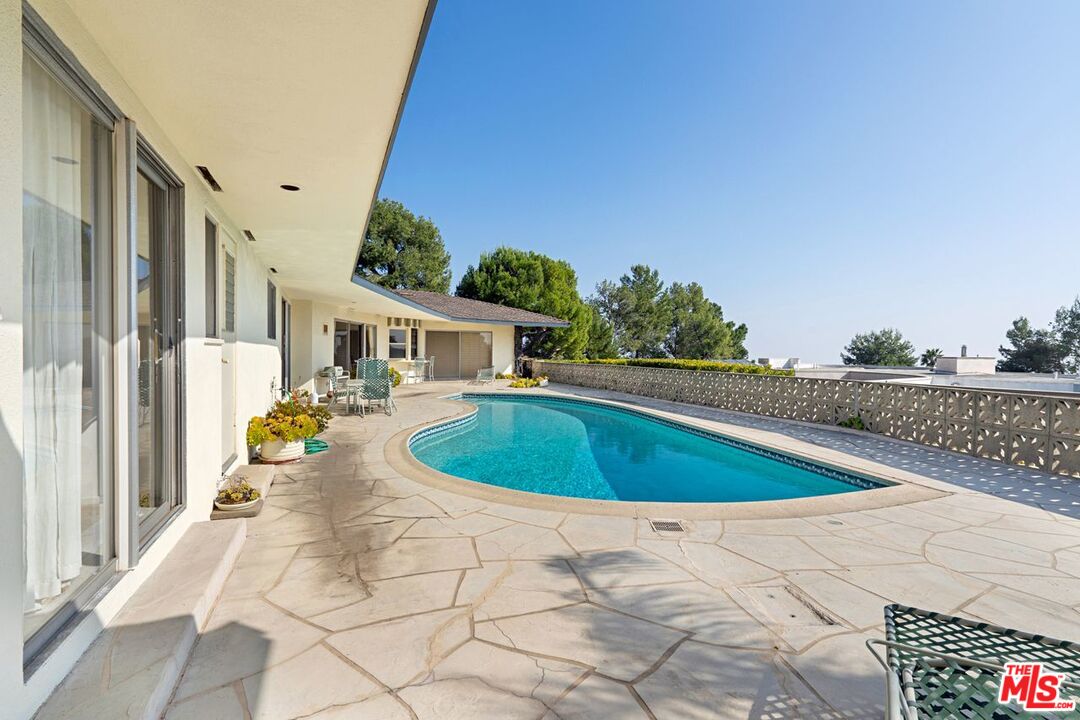 1499 Carla Ridge Beverly Hills, CA 90210 - Photo 46 of 47