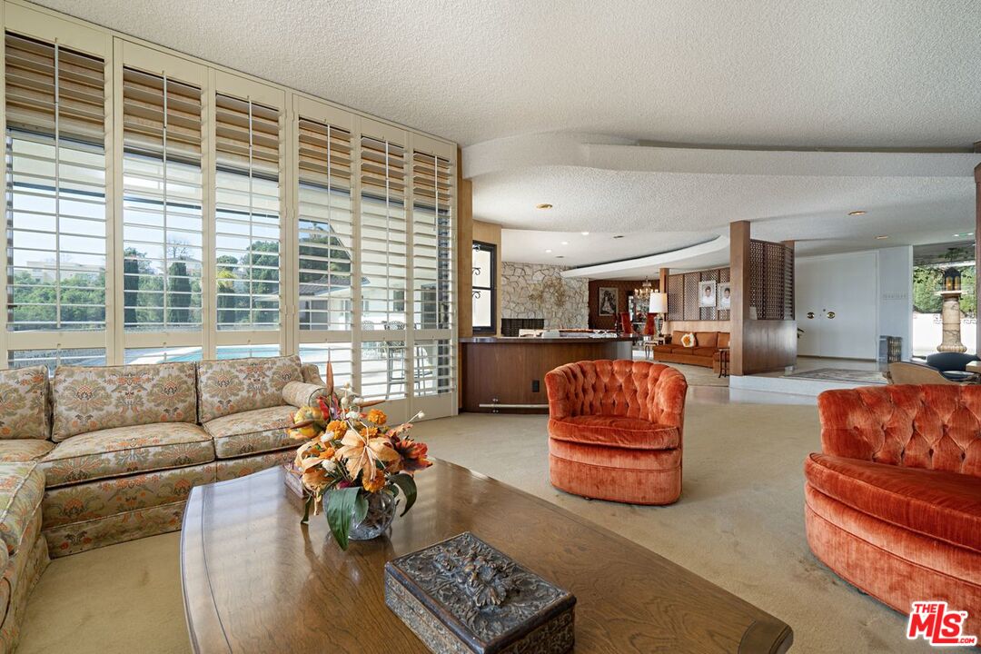 1499 Carla Ridge Beverly Hills, CA 90210 - Photo 8 of 47