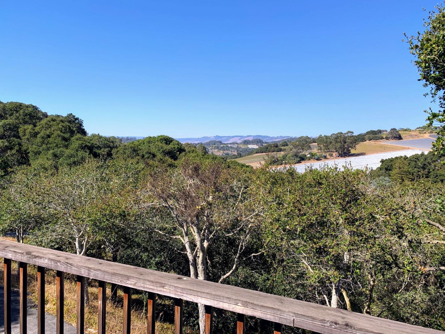 312 Maher Road Watsonville, CA 95076 - Photo 4 of 26 Gallery Image 4